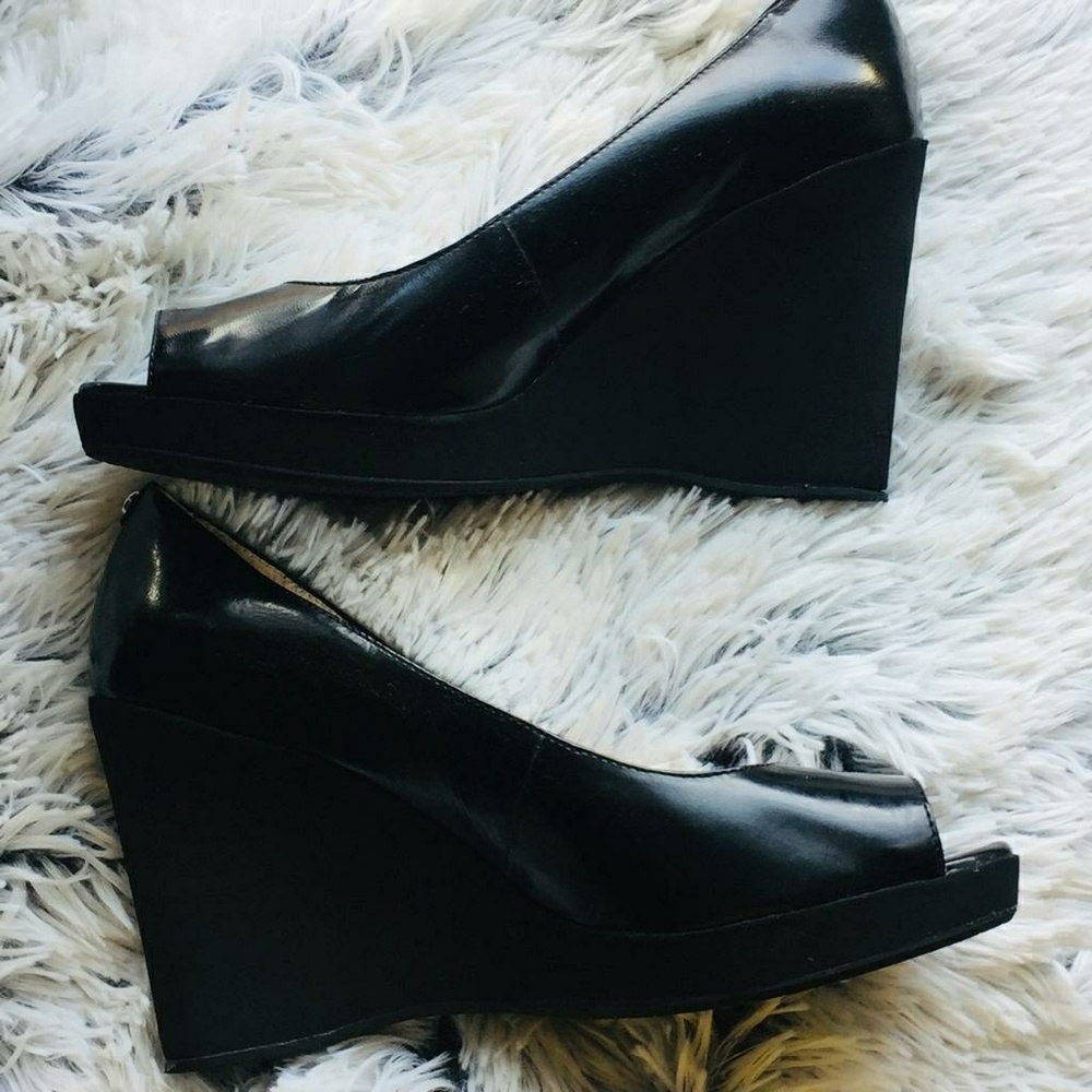 SOLD DNB Michael Kors Black Wedges - Picture 5 of 7